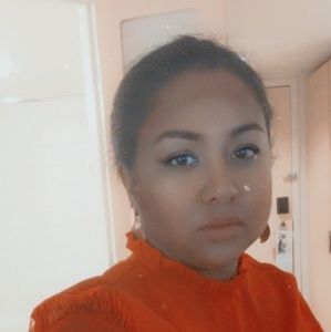 Meet your Posher, Angeline